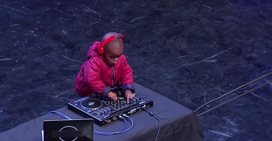 Arch Jnr a 3 ans, il est le plus jeune DJ au monde