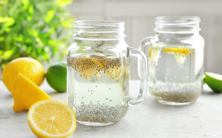 Activez la perte de poids avec cette boisson aux graines de chia et au citron (recette)