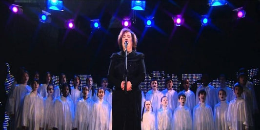 Susan Boyle Redéfinit la Magie de Noël avec une Interprétation Envoûtante de 'O Holy Night