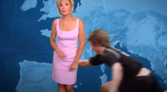 Evelyne Dhéliat bousculée brusquement en LIVE pednant son bulletin météo sur TF1 !