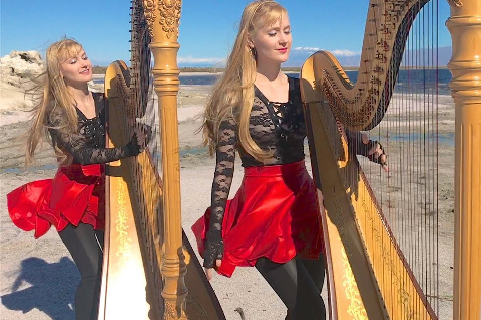 Ces magnifiques jumelles interprètent une version unique de "Closer to the Heart" à la harpe